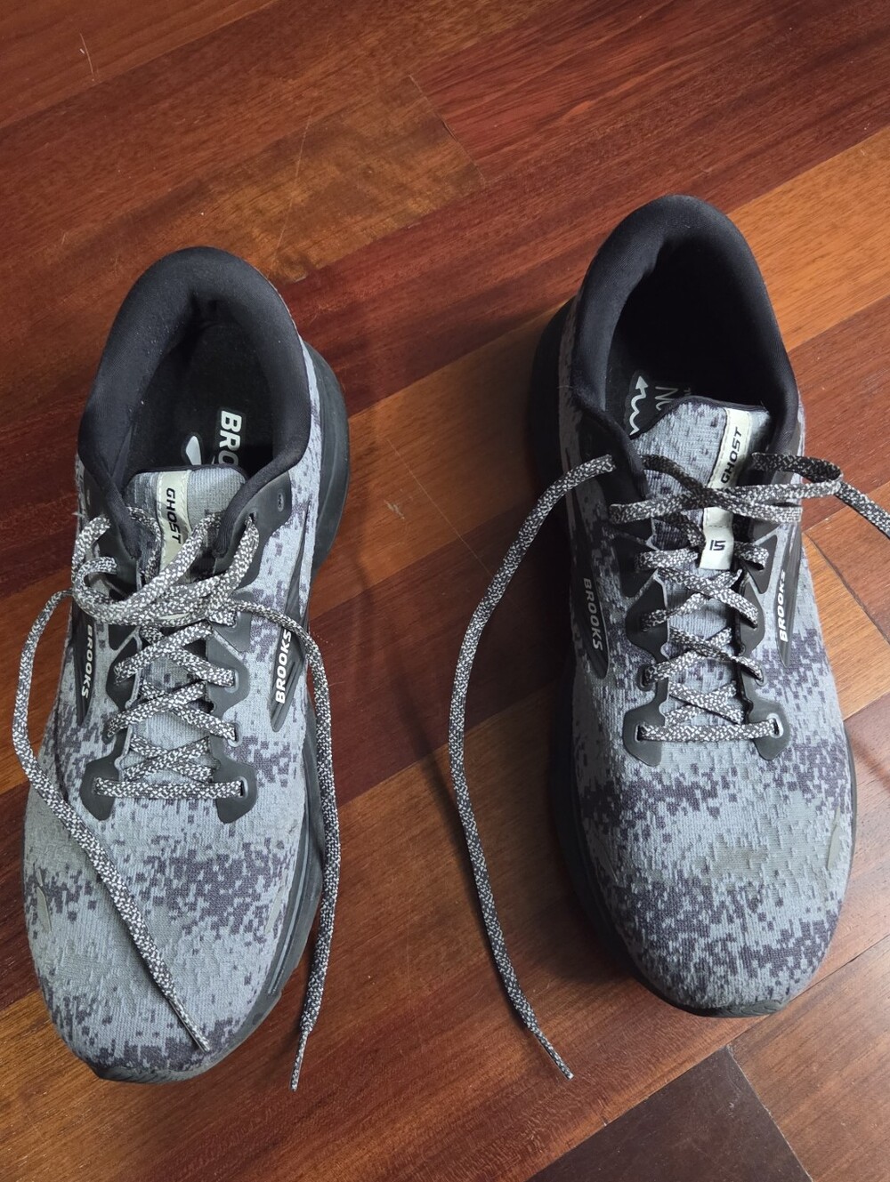 Brooks Ghost 15, Women's 12. Gray/Black Patterned Running Shoes